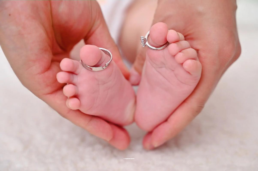 长岭怀孕肚子一边高一边低